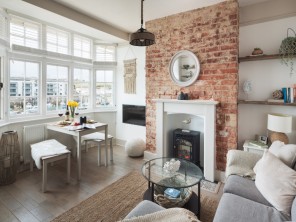 Stylish 1 Bedroom Coastal Retreat on the Beach in West Bay, Jurassic Coast, Dorset, England